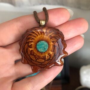 Third Eye Pinecone Necklace - Crushed Malachite